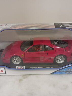 New Maisto Ferrari F40 1:18 scale